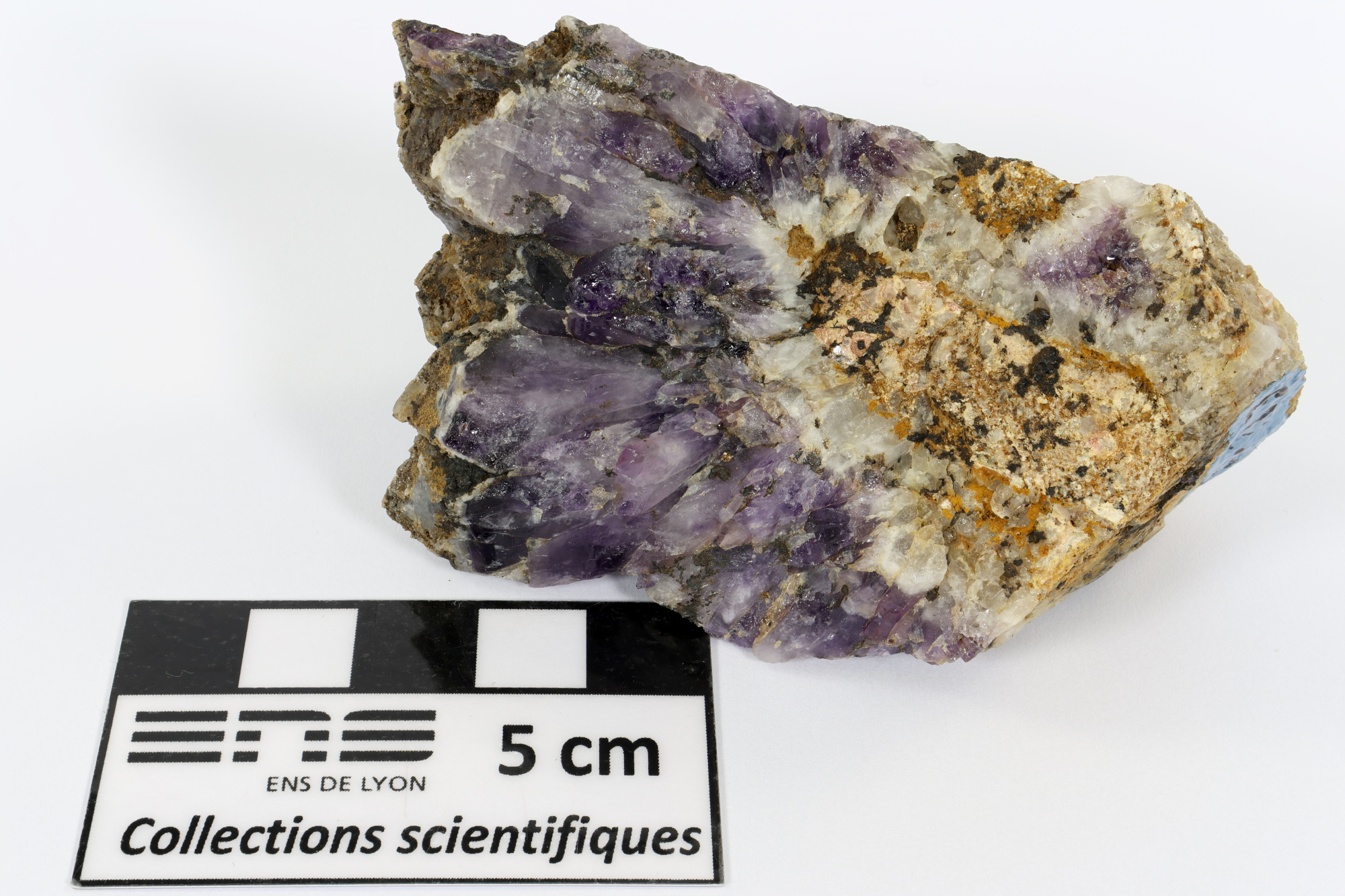 Améthyste Cristaux de quartz violet Massif central  Le Vernet-Chaméane 